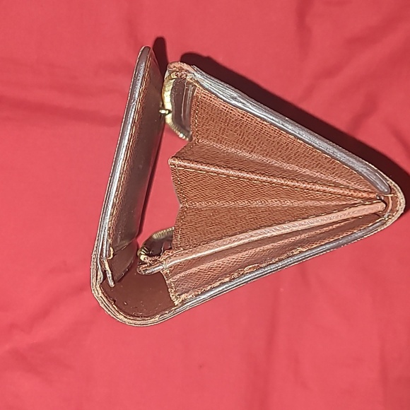 Louis Vuitton monogram flap wallet - Picture 4 of 8